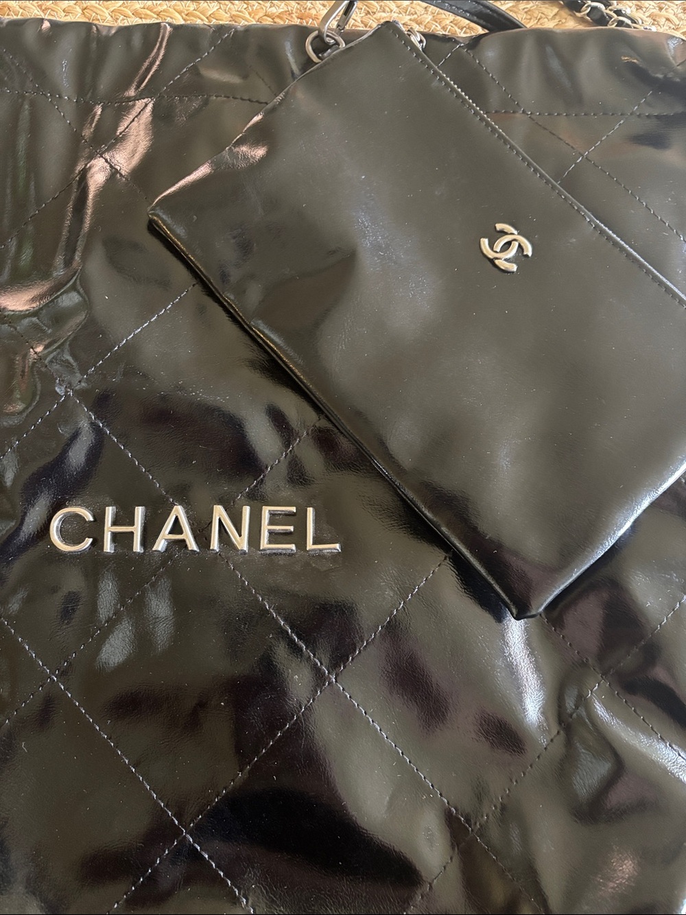Quilted patent leather bag - Picture 2 of 6